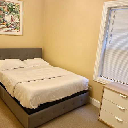 Entire Modern 2 Bedroom Apartment Chicago Bagian luar foto