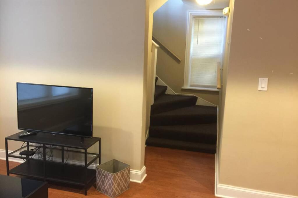 Entire Modern 2 Bedroom Apartment Chicago Bagian luar foto