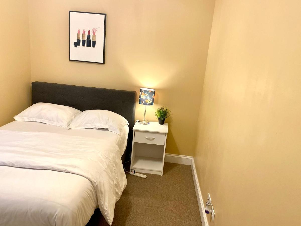 Entire Modern 2 Bedroom Apartment Chicago Bagian luar foto